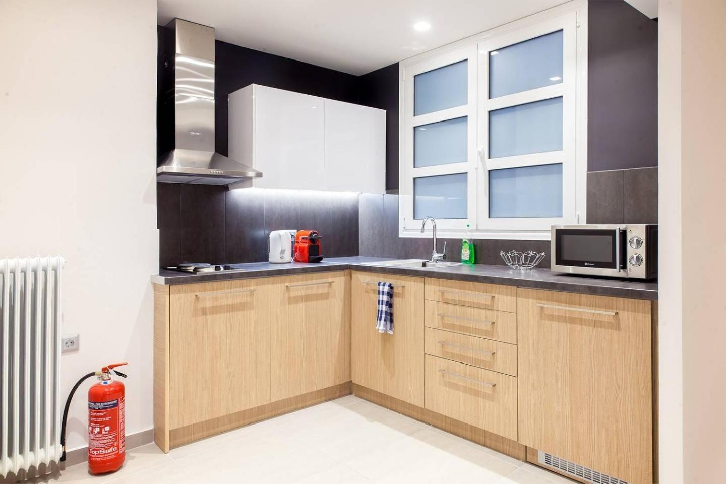 Toni'S 2Bd Home In Centre, 15 Sec To Metro 雅典 外观 照片